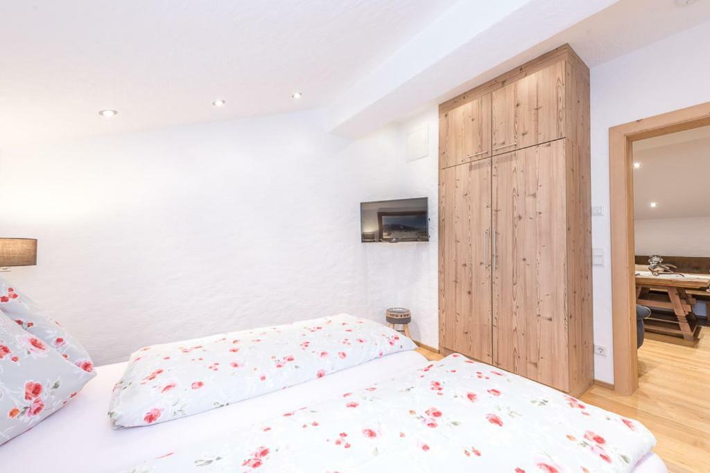 Apartamento Haus Moesenlechner Maishofen Exterior foto